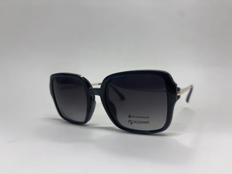 Gafas de sol TR Eyewear color negro, vista frontal